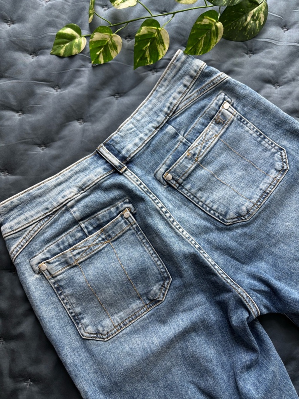 Pilcro by Anthropologie | Women’s The Wanderer Mid-Rise Relaxed Jeans Lonnie 28 - Picture 6 of 9